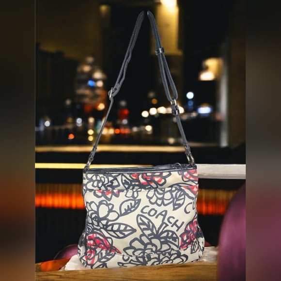 Vintage Coach Poppy Daisy Kyra Floral Graffiti Crossbody Messenger Bag - Picture 2 of 16